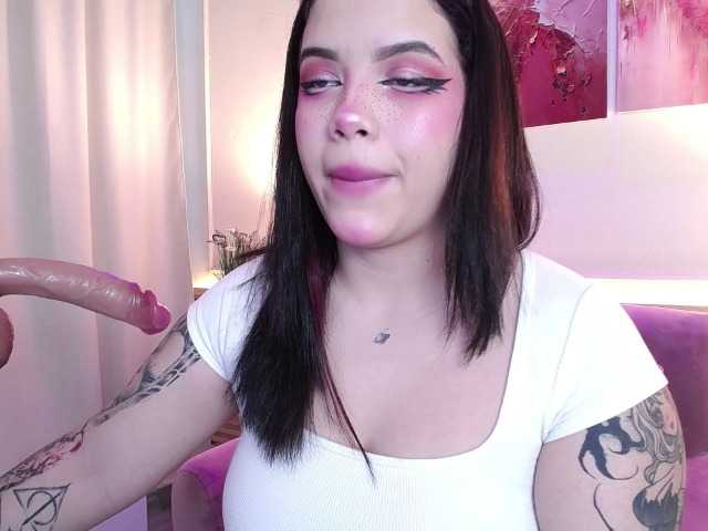 Annybutty live cam on BongaCams