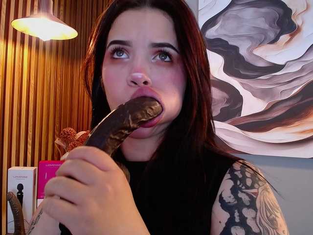 Annybutty live cam on BongaCams