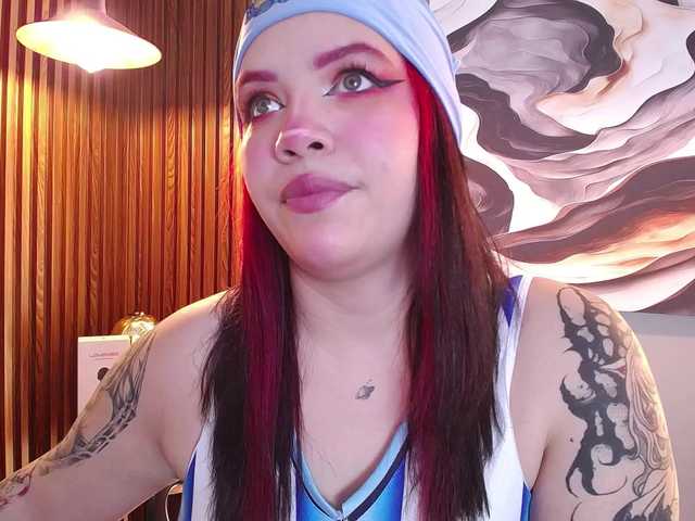 Annybutty live cam on BongaCams