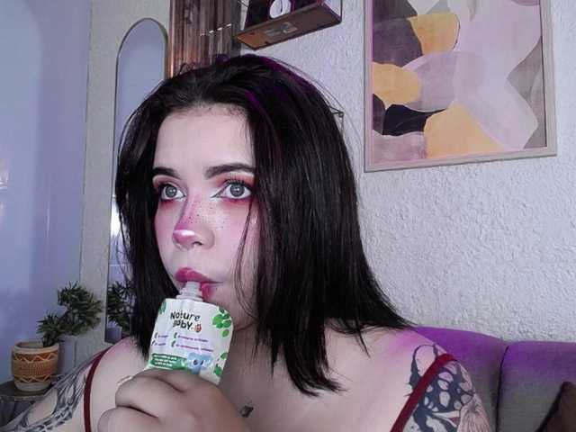 Annybutty live cam on BongaCams