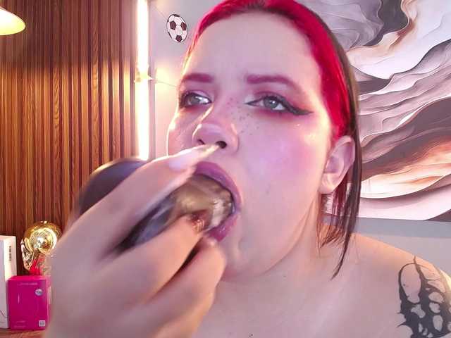 Annybutty live cam on BongaCams