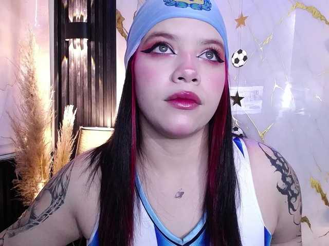 Annybutty live cam on BongaCams