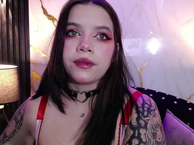 Annybutty live cam on BongaCams