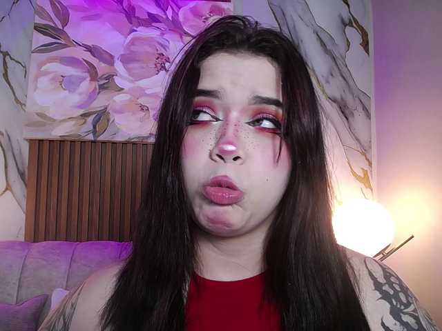 Annybutty live cam on BongaCams