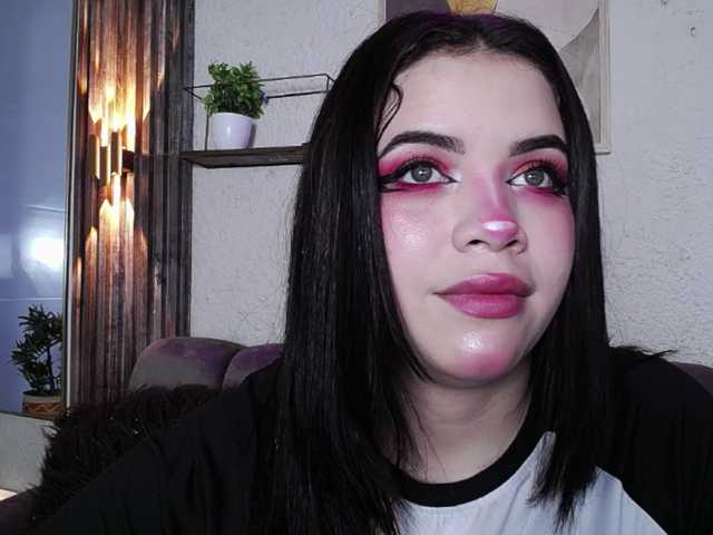 Annybutty live cam on BongaCams