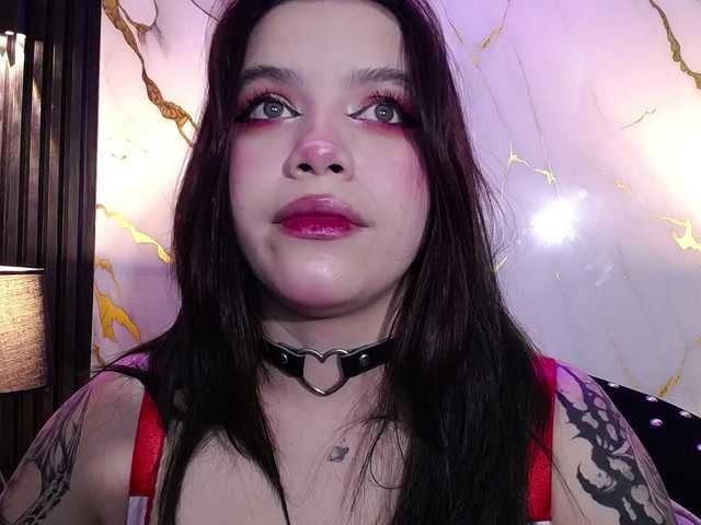 Annybutty live cam on BongaCams