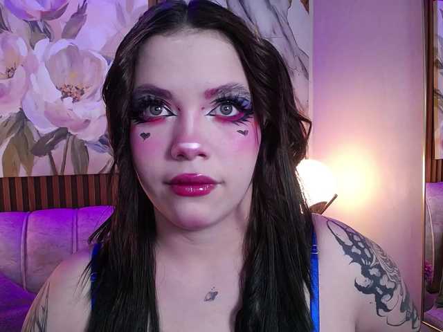Annybutty live cam on BongaCams
