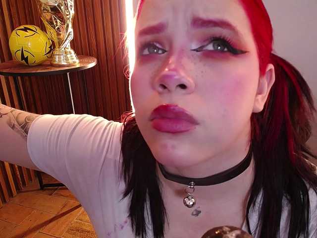 Annybutty live cam on BongaCams