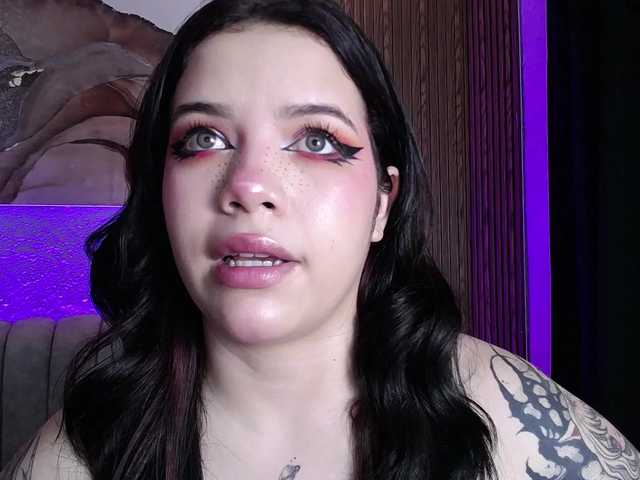 Annybutty live webcam show