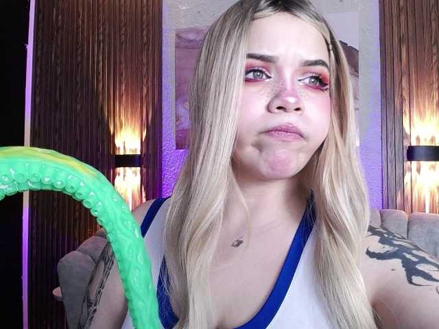 Annybutty live cam on BongaCams