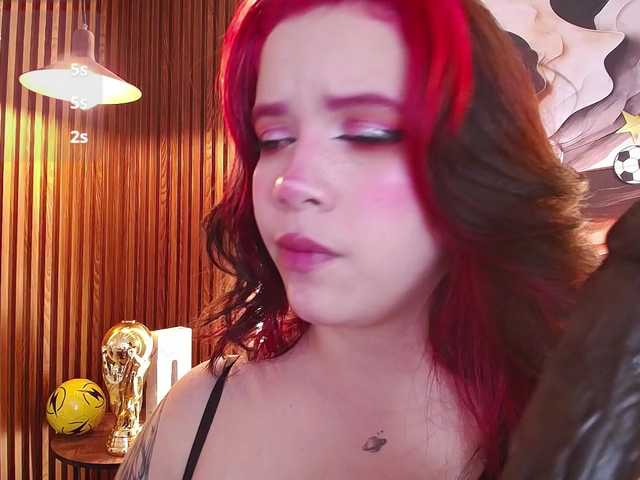Annybutty live cam on BongaCams