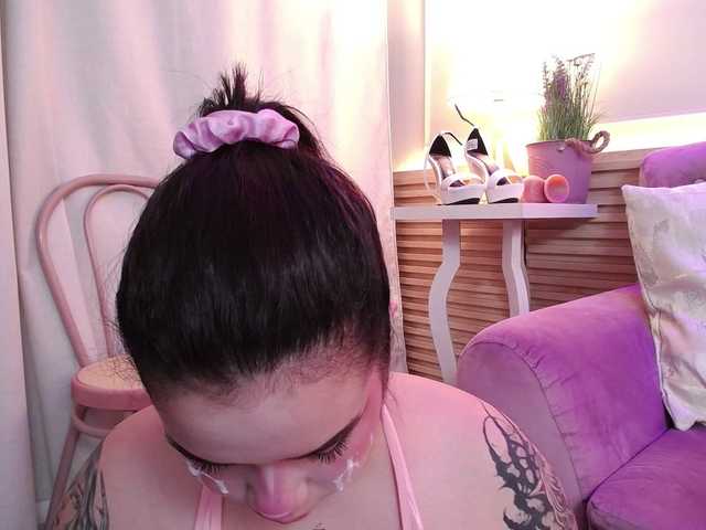 Annybutty live cam on BongaCams