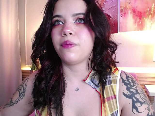 Annybutty live webcam show