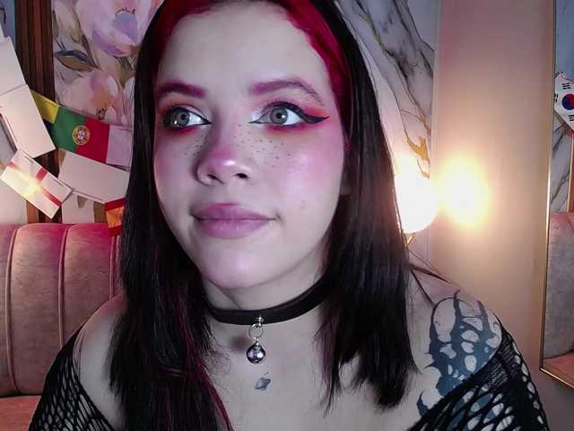 Annybutty live cam on BongaCams