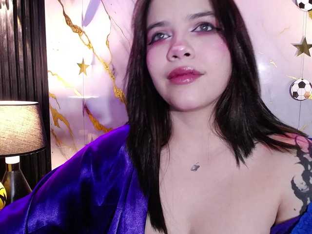 Annybutty live cam on BongaCams