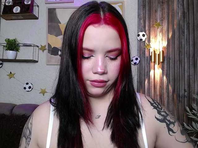 Annybutty live cam on BongaCams