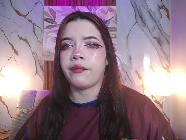 Annybutty live cam on BongaCams