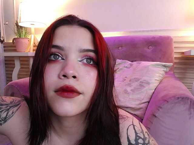 Annybutty live cam on BongaCams