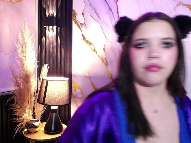 Annybutty live cam on BongaCams