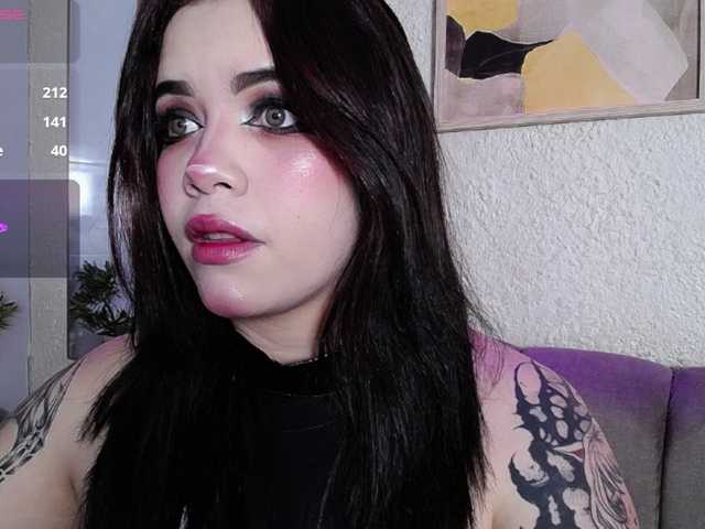 Annybutty live cam on BongaCams