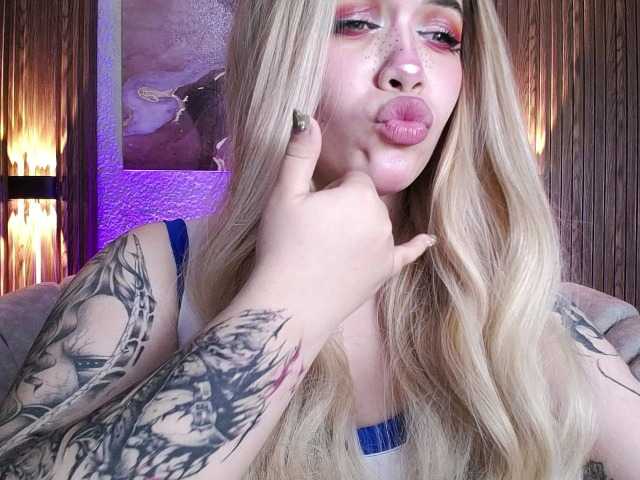 Annybutty live cam on BongaCams