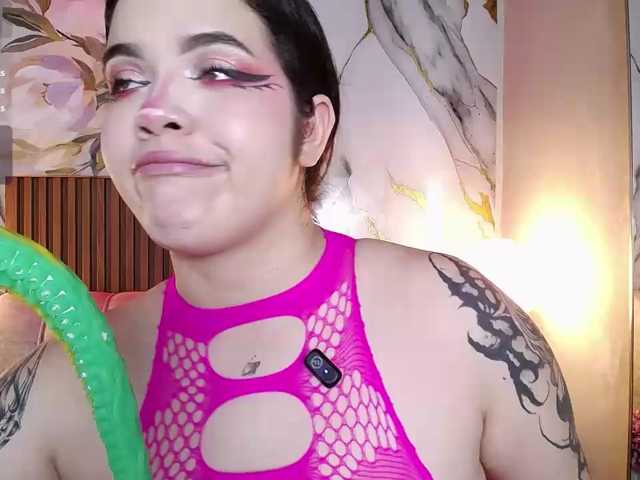 Annybutty live cam on BongaCams