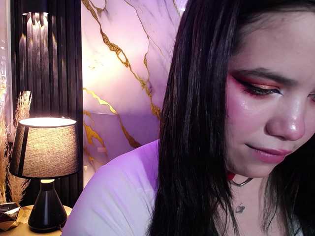 Annybutty live cam on BongaCams