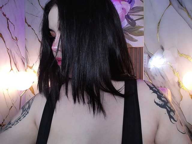 Annybutty live cam on BongaCams
