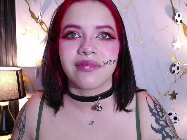 Annybutty live cam on BongaCams