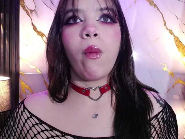 Annybutty live cam on BongaCams