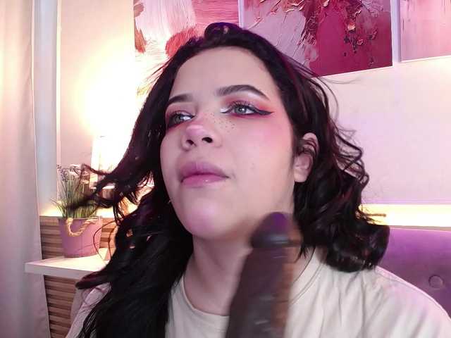 Annybutty live cam on BongaCams