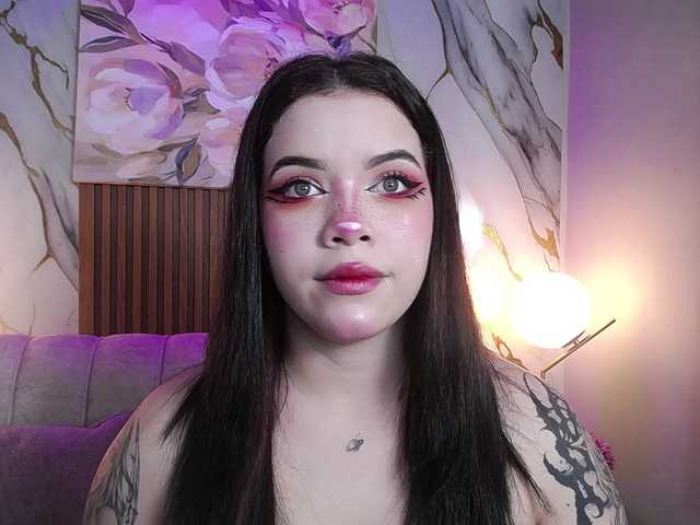 Annybutty live cam on BongaCams