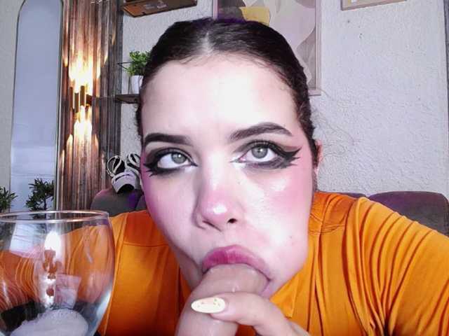Annybutty live cam on BongaCams