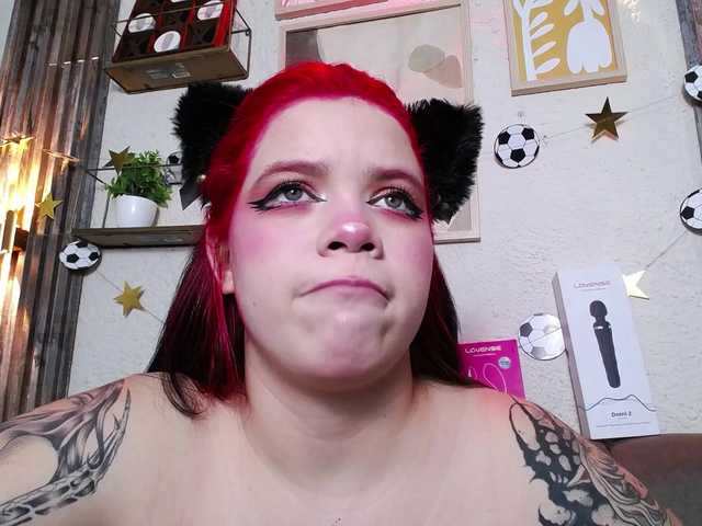 Annybutty live cam on BongaCams