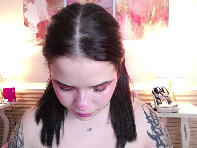 Annybutty live cam on BongaCams