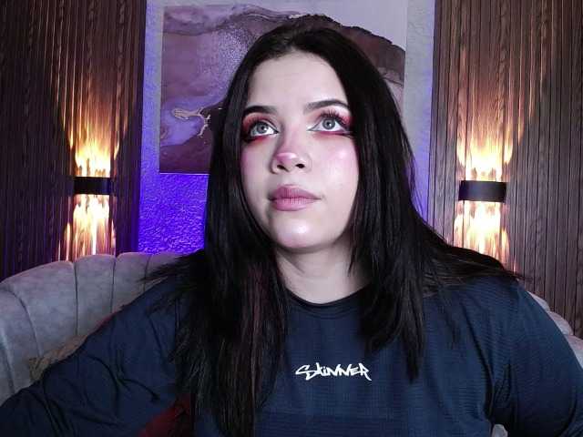 Annybutty live cam on BongaCams