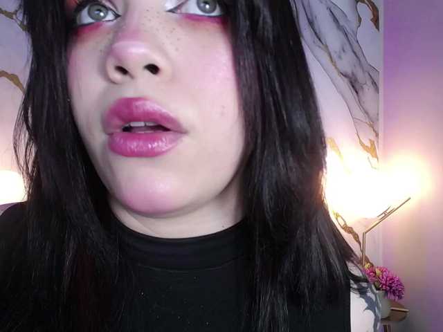 Annybutty live cam on BongaCams