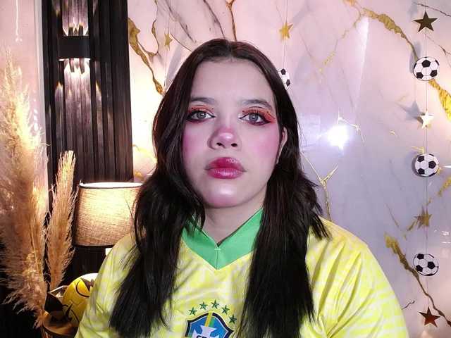 Annybutty live cam on BongaCams