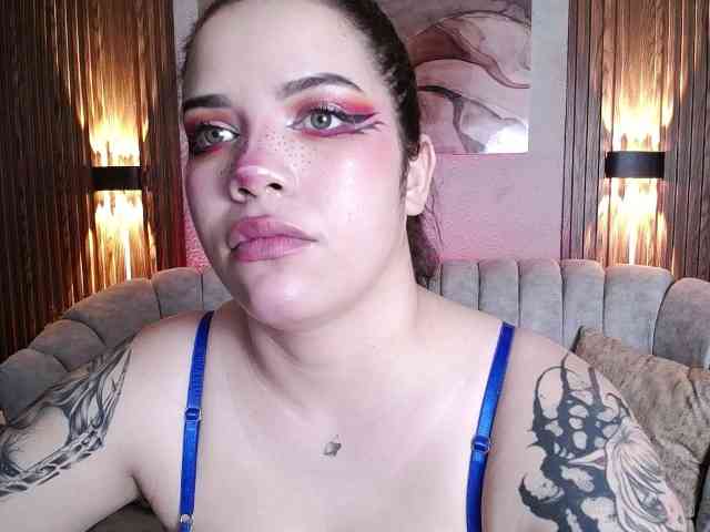 Modelo: Annybutty