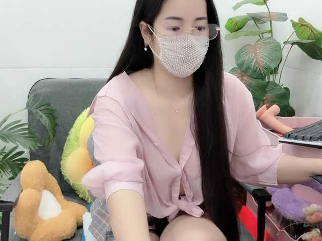 Linh97 live cam on BongaCams