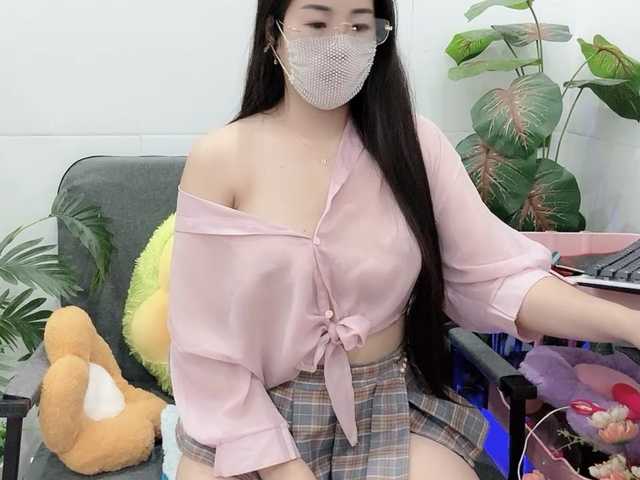 Linh97 live cam on BongaCams