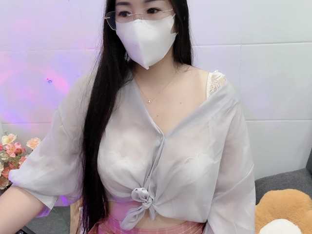 le modèle Linh97 est en webcam porno dans un show sur le site bongacams, il possède les tags suivants: Asian,Brunette,Trimmed