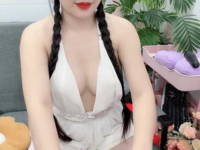 Linh97 live cam on BongaCams