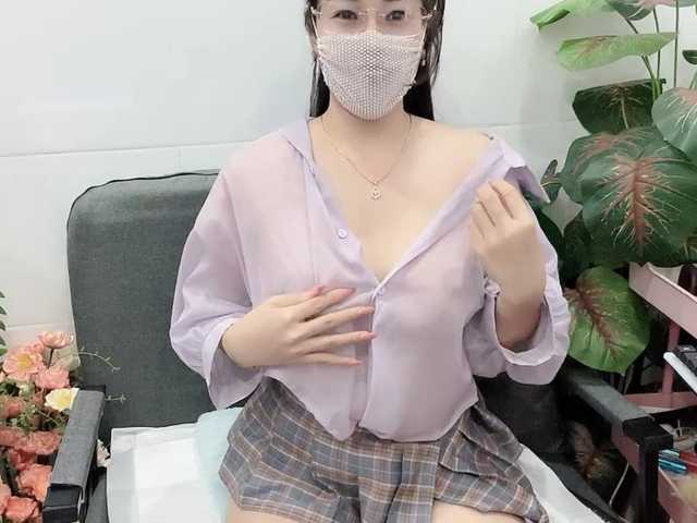 Linh97 live cam on BongaCams