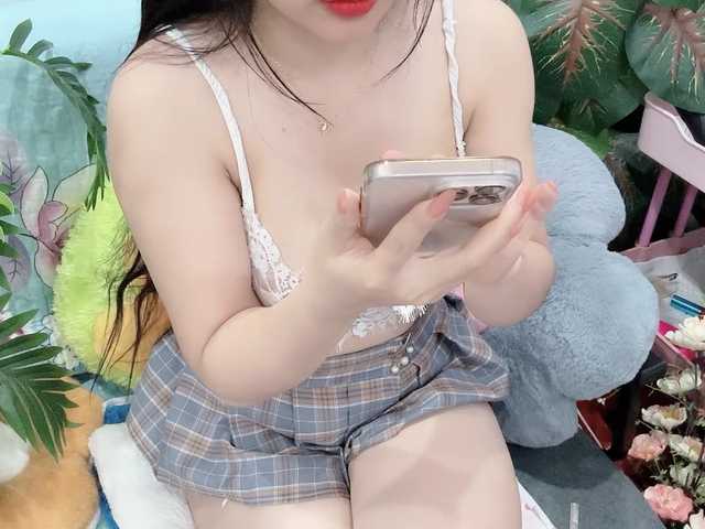 Linh97 live cam on BongaCams