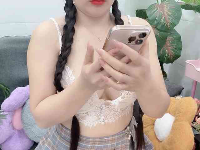 Linh97 Live Webcam on BongaCams