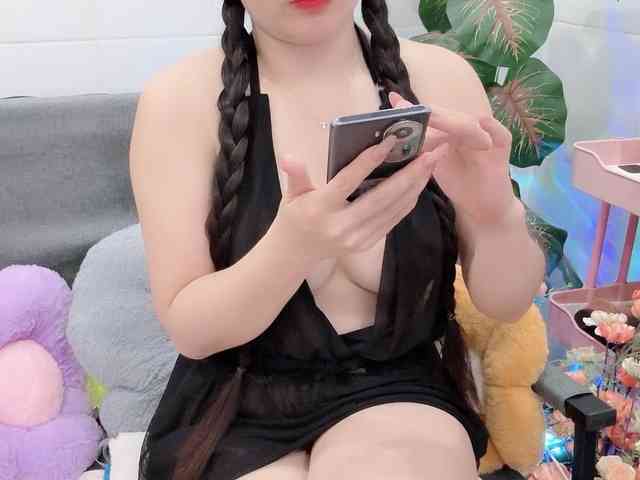 Linh97 Live Webcam on BongaCams
