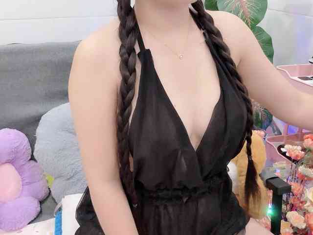 Linh97 Live Webcam on BongaCams