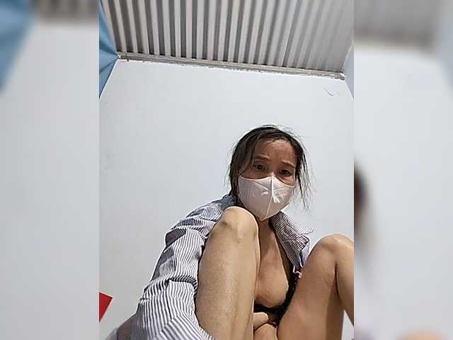 Sexy-ladyass89 live webcam show