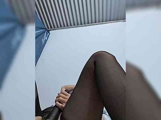 Sexy-ladyass89 webcam